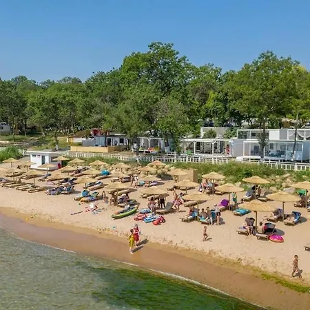 דירה и студия в комплекс Flores Garden