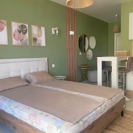 דירה и студия в комплекс Flores Garden *