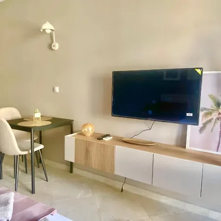 и студия в комплекс Flores Garden *