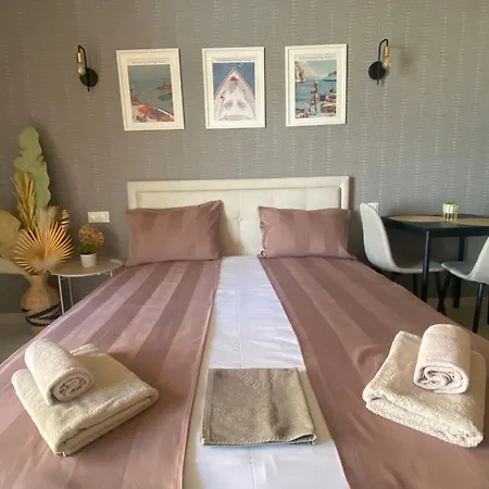 דירה и студия в комплекс Flores Garden *