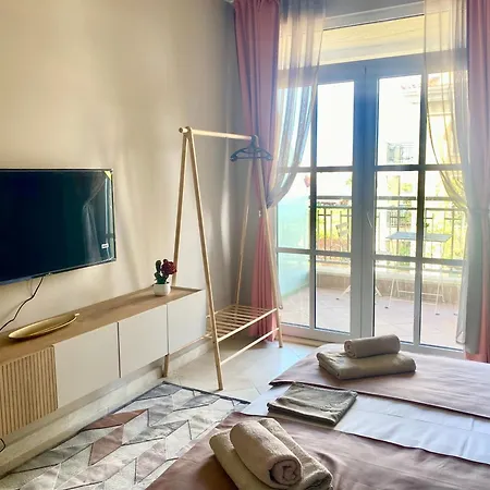 и студия в комплекс Flores Garden דירה צ'רנומורץ