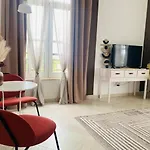 Lägenhet и студия в комплекс Flores Garden