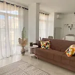 Lägenhet и студия в комплекс Flores Garden Tjernomorets