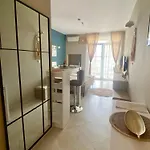 и студия в комплекс Flores Garden