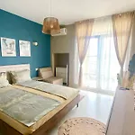 Lägenhet и студия в комплекс Flores Garden Tjernomorets