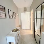 Lägenhet и студия в комплекс Flores Garden Tjernomorets