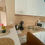 Lägenhet и студия в комплекс Flores Garden