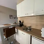 Lägenhet и студия в комплекс Flores Garden Tjernomorets