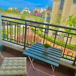 Lägenhet и студия в комплекс Flores Garden Tjernomorets