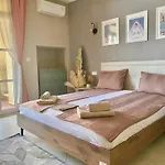 Lägenhet и студия в комплекс Flores Garden *
