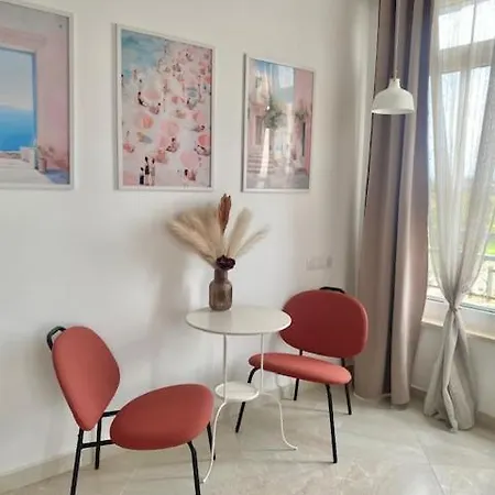 Apartment и студия в комплекс Flores Garden Tschernomorez