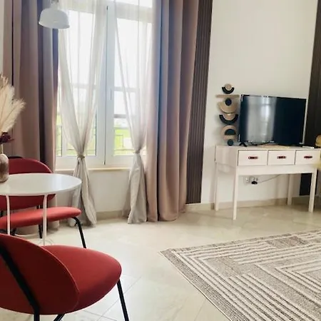Apartment и студия в комплекс Flores Garden