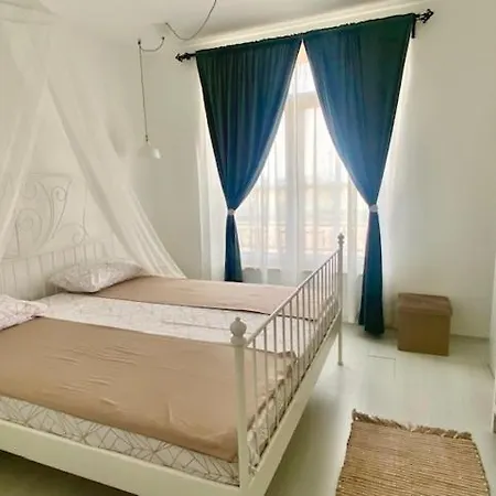 Apartment и студия в комплекс Flores Garden Tschernomorez