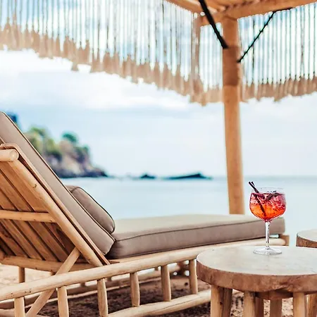 Appartement и студия в комплекс Flores Garden Tchernomorets