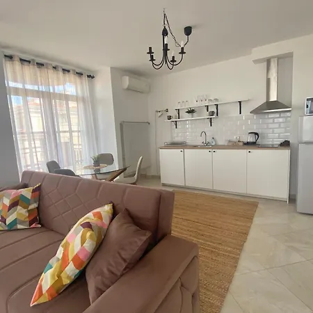 и студия в комплекс Flores Garden Appartement *