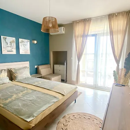 Apartment и студия в комплекс Flores Garden Tschernomorez