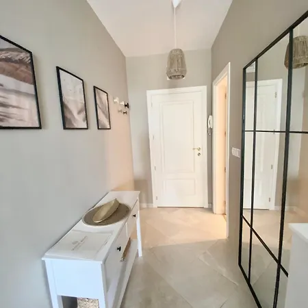 Appartement и студия в комплекс Flores Garden Tchernomorets