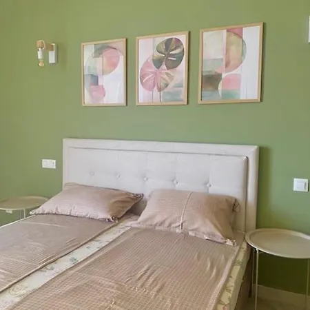 и студия в комплекс Flores Garden