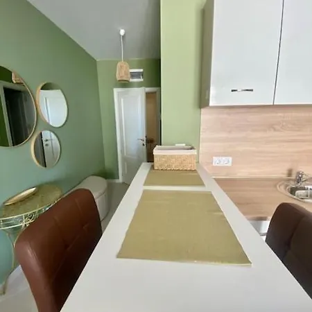 и студия в комплекс Flores Garden *