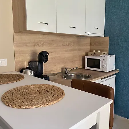 и студия в комплекс Flores Garden Apartment
