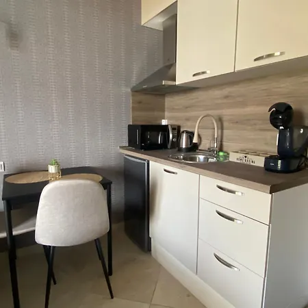 Apartment и студия в комплекс Flores Garden Tschernomorez