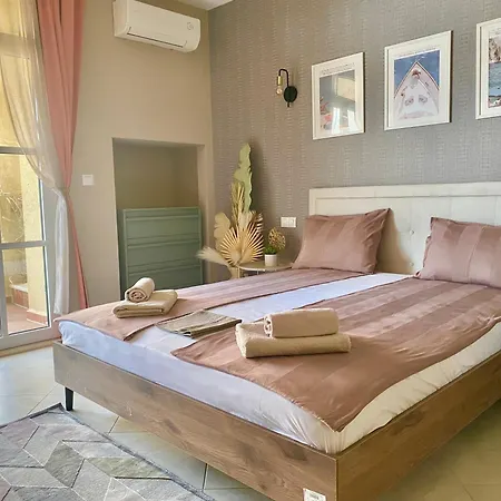Apartment и студия в комплекс Flores Garden *