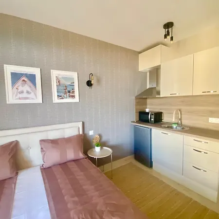 и студия в комплекс Flores Garden Tschernomorez