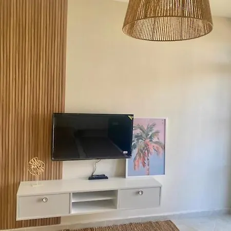 Appartement и студия в комплекс Flores Garden Tchernomorets