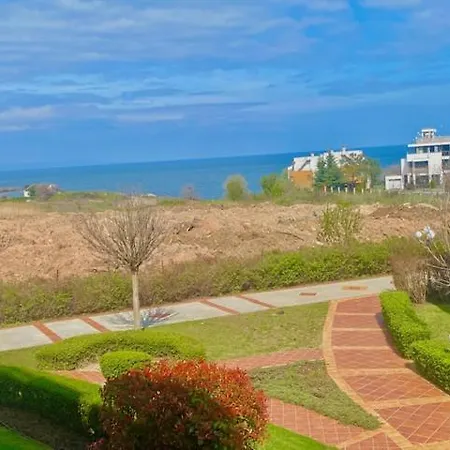 и студия в комплекс Flores Garden Tschernomorez