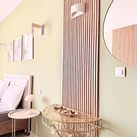 и студия в комплекс Flores Garden Apartment *