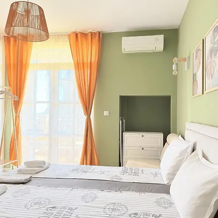 и студия в комплекс Flores Garden * Tschernomorez