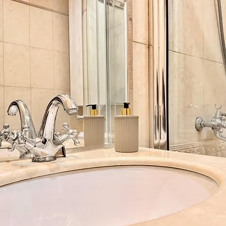 Apartment и студия в комплекс Flores Garden