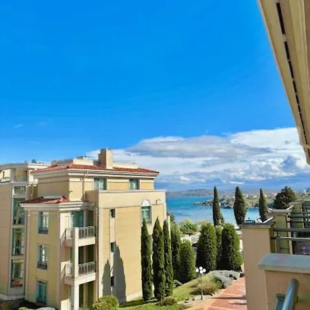 и студия в комплекс Flores Garden Apartment Tschernomorez